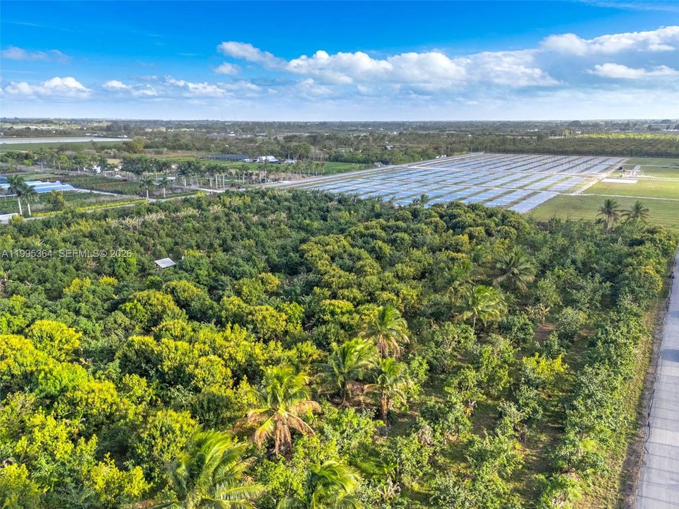 待售: $1,800,000 (10.00 acres)