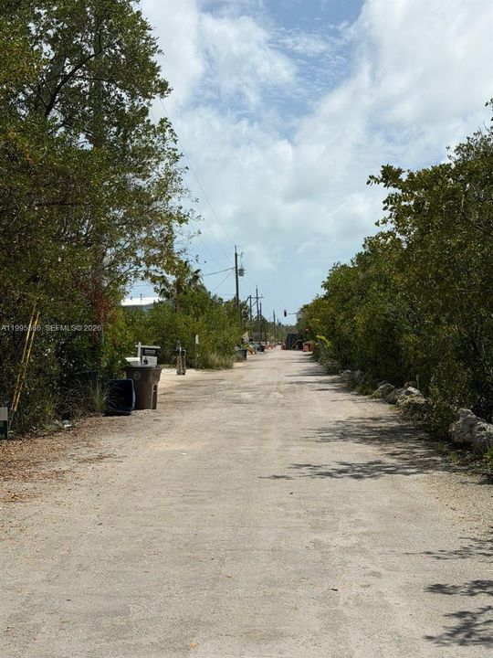 На продажу: $375,000 (0.28 acres)