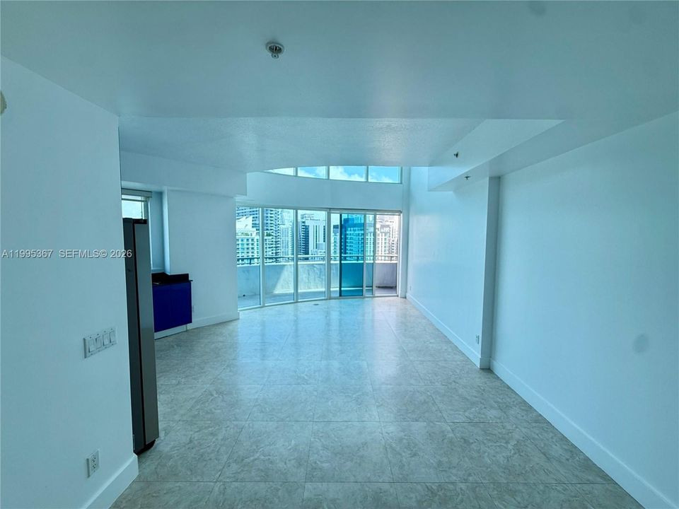 For Rent: $5,695 (3 beds, 3 baths, 1386 Square Feet)