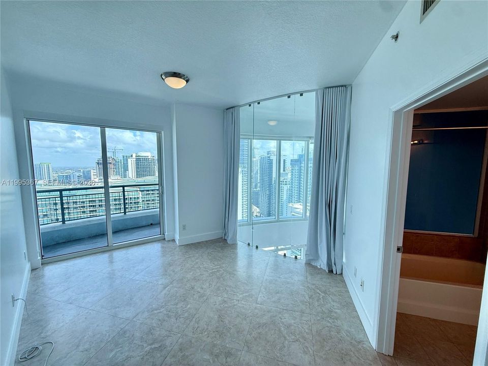 For Rent: $5,695 (3 beds, 3 baths, 1386 Square Feet)