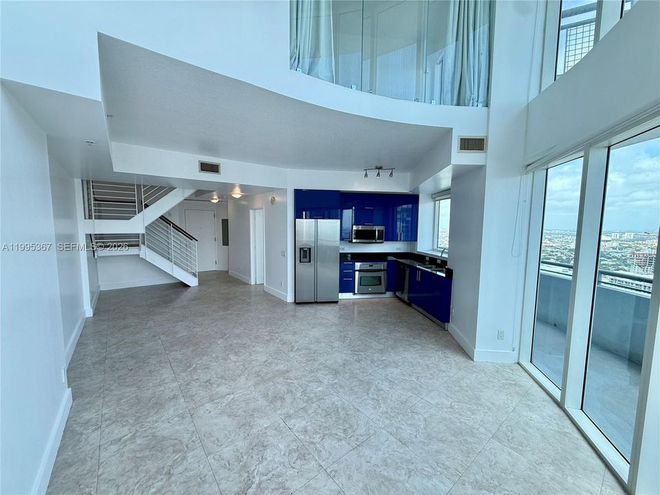 For Rent: $5,695 (3 beds, 3 baths, 1386 Square Feet)