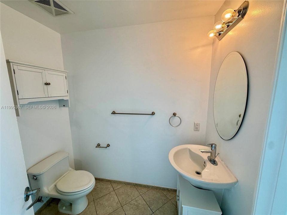 For Rent: $5,695 (3 beds, 3 baths, 1386 Square Feet)