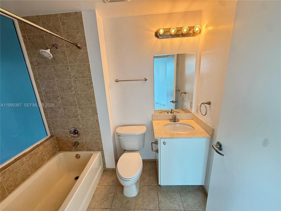 For Rent: $5,695 (3 beds, 3 baths, 1386 Square Feet)