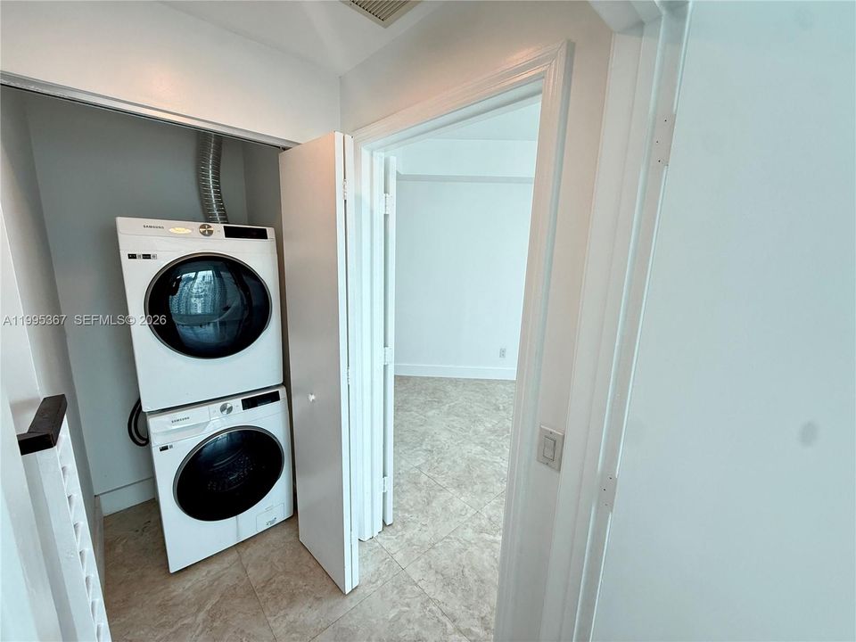 For Rent: $5,695 (3 beds, 3 baths, 1386 Square Feet)