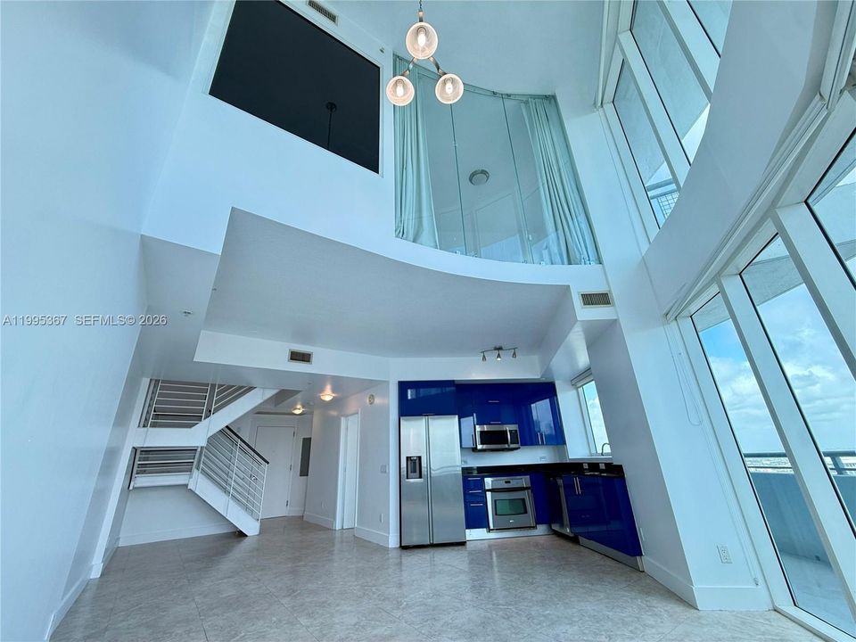 For Rent: $5,695 (3 beds, 3 baths, 1386 Square Feet)