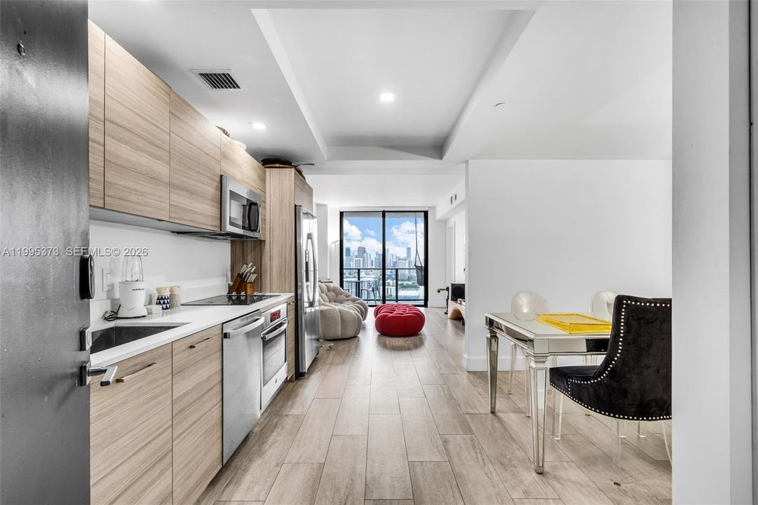 出租: $3,900 (1 贝兹, 1 浴室, 673 平方英尺)