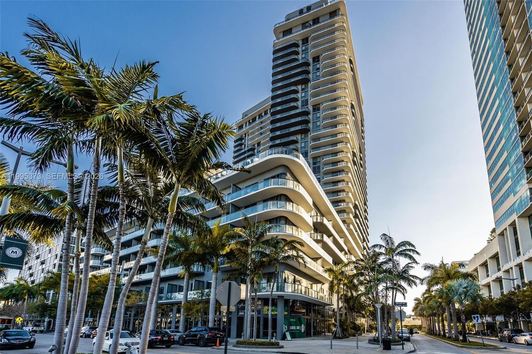 出租: $3,900 (1 贝兹, 1 浴室, 673 平方英尺)