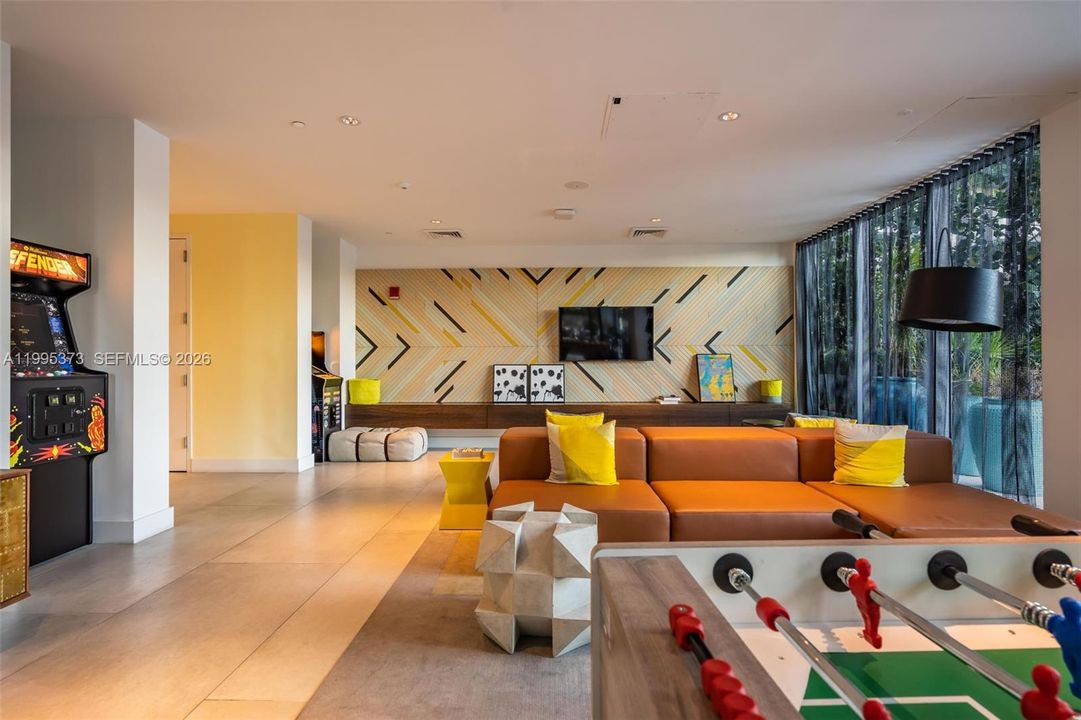 出租: $3,900 (1 贝兹, 1 浴室, 673 平方英尺)