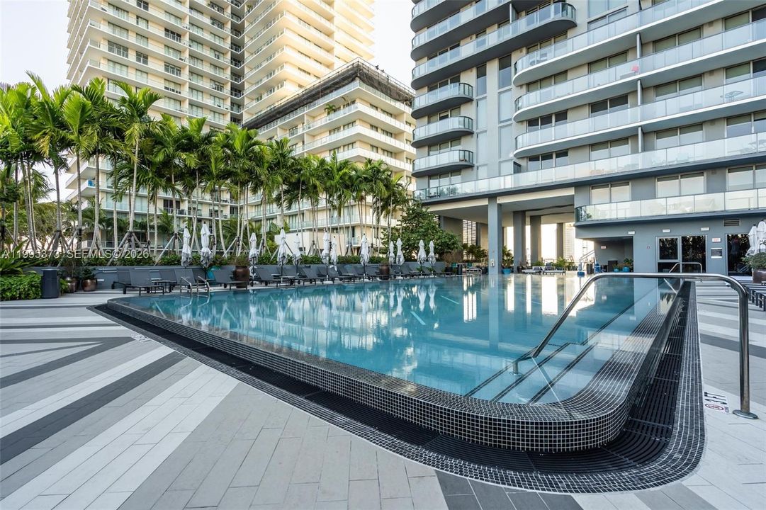 出租: $3,900 (1 贝兹, 1 浴室, 673 平方英尺)