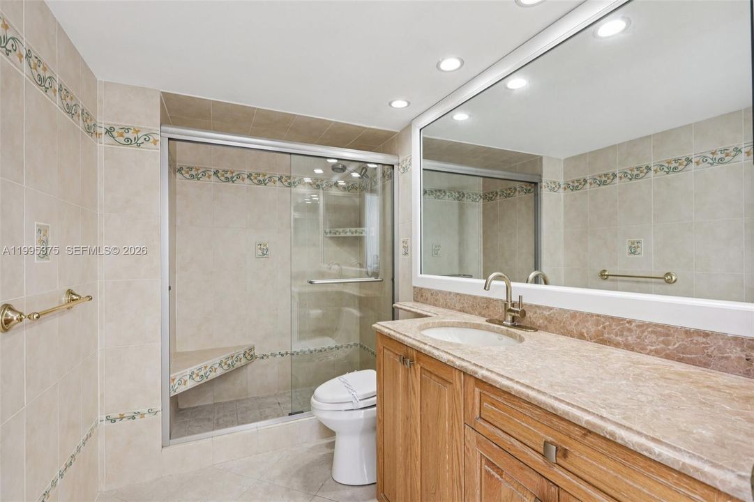 En Venta: $523,000 (2 camas, 2 baños, 1150 Pies cuadrados)