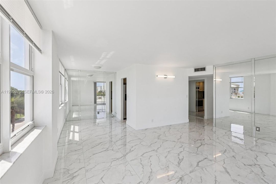 En Venta: $523,000 (2 camas, 2 baños, 1150 Pies cuadrados)