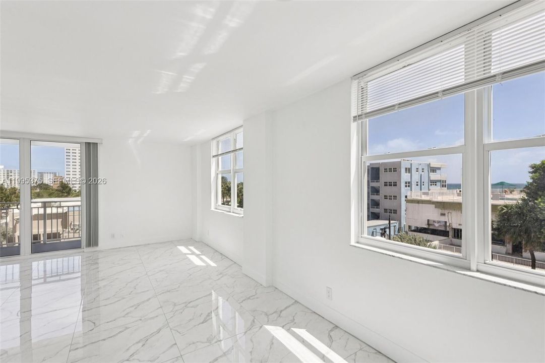 En Venta: $523,000 (2 camas, 2 baños, 1150 Pies cuadrados)