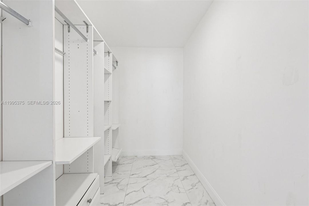 En Venta: $523,000 (2 camas, 2 baños, 1150 Pies cuadrados)