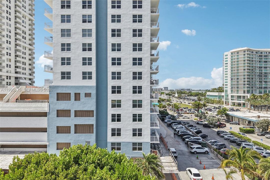 En Venta: $523,000 (2 camas, 2 baños, 1150 Pies cuadrados)