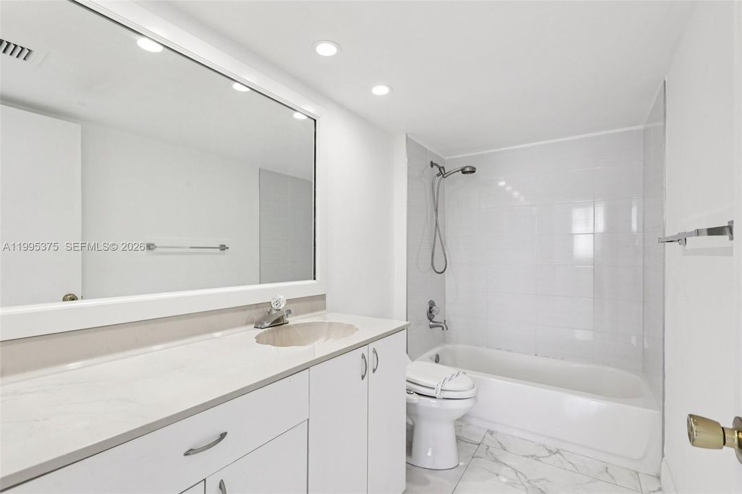 En Venta: $523,000 (2 camas, 2 baños, 1150 Pies cuadrados)