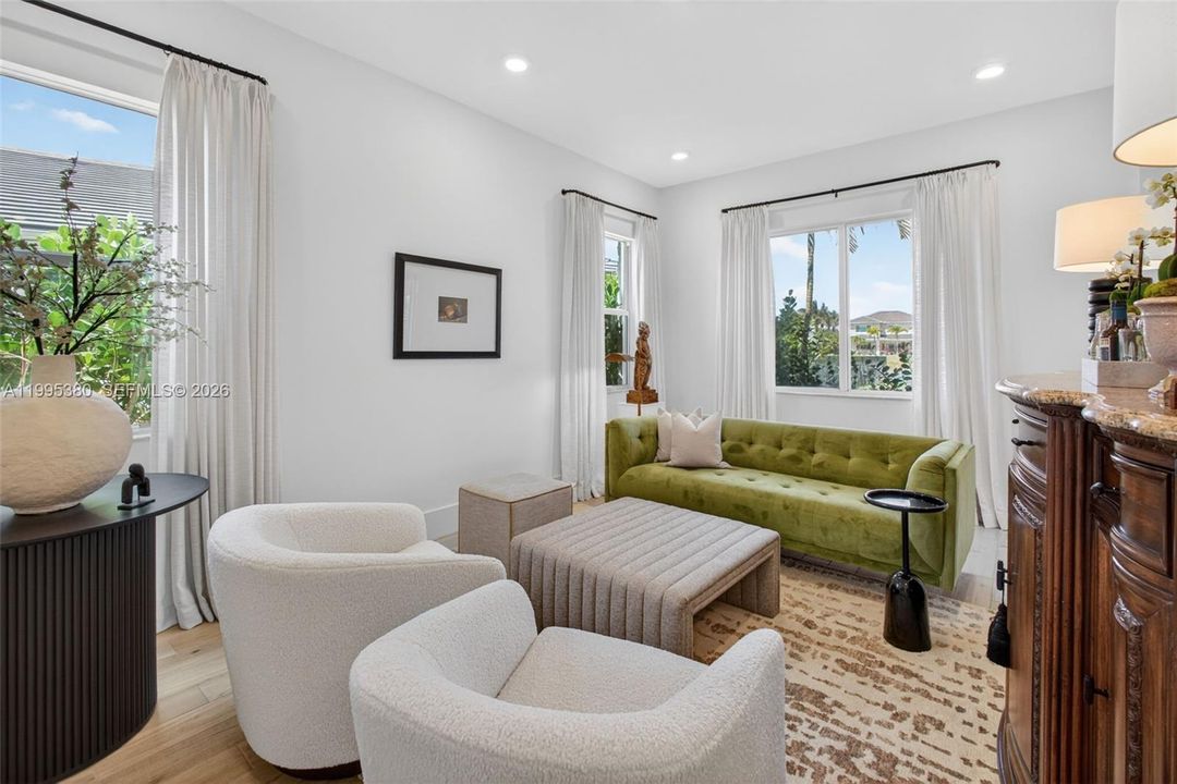 For Sale: $1,599,000 (5 beds, 4 baths, 4210 Square Feet)