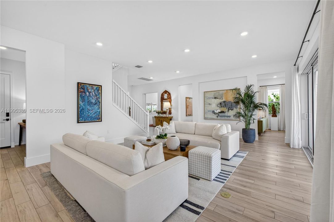 For Sale: $1,599,000 (5 beds, 4 baths, 4210 Square Feet)