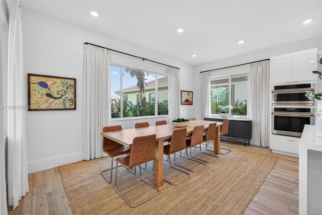 For Sale: $1,599,000 (5 beds, 4 baths, 4210 Square Feet)