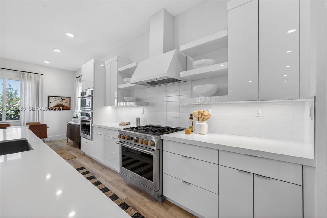 For Sale: $1,599,000 (5 beds, 4 baths, 4210 Square Feet)
