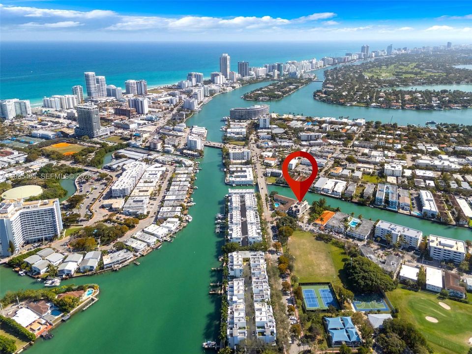 На продажу: $8,200,000 (0.23 acres)