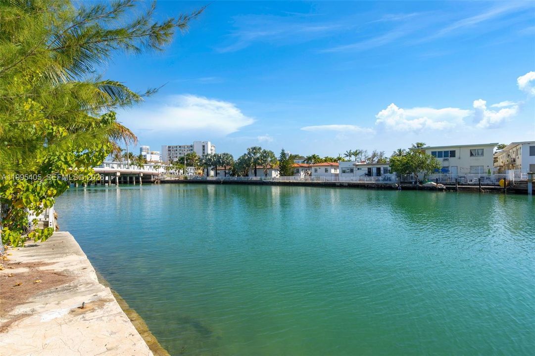 На продажу: $8,200,000 (0.23 acres)