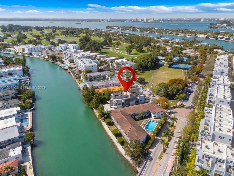 На продажу: $8,200,000 (0.23 acres)