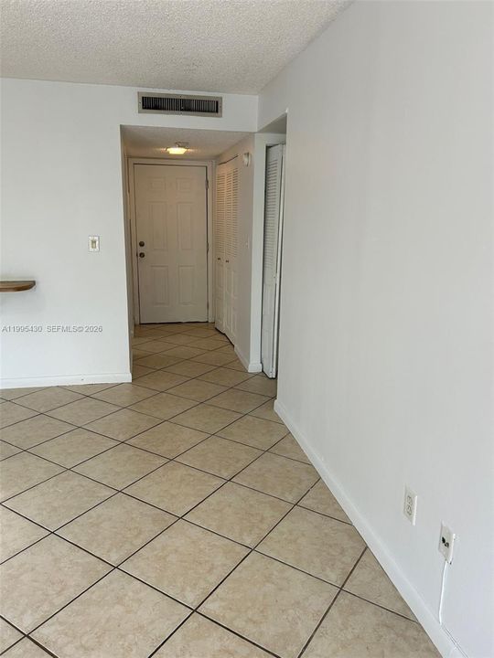 Activo con contrato: $230,000 (1 camas, 1 baños, 670 Pies cuadrados)