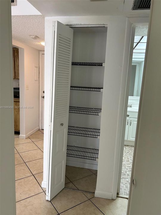 Activo con contrato: $230,000 (1 camas, 1 baños, 670 Pies cuadrados)