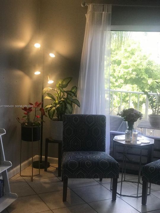 Activo con contrato: $230,000 (1 camas, 1 baños, 670 Pies cuadrados)