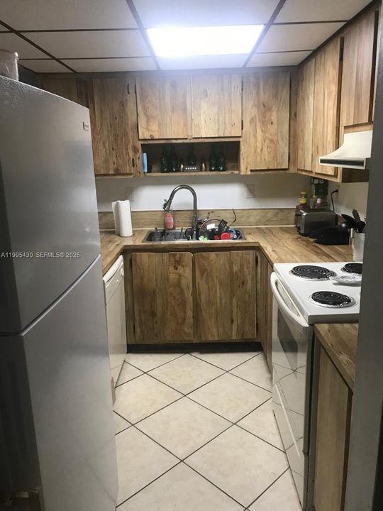 Activo con contrato: $230,000 (1 camas, 1 baños, 670 Pies cuadrados)