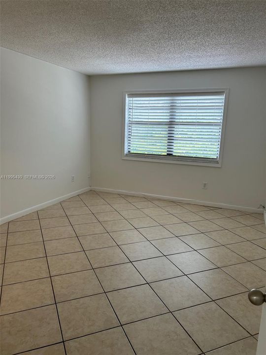 Activo con contrato: $230,000 (1 camas, 1 baños, 670 Pies cuadrados)