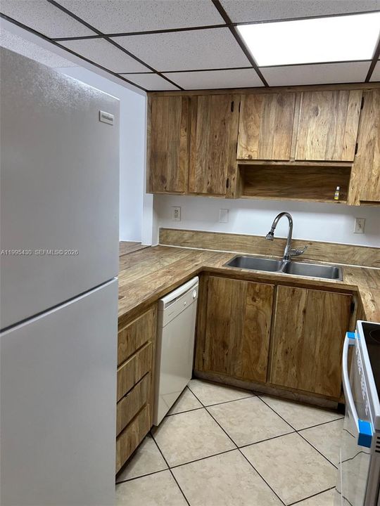 Activo con contrato: $230,000 (1 camas, 1 baños, 670 Pies cuadrados)