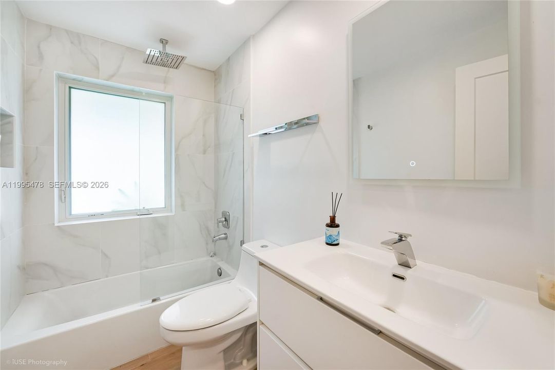Activo con contrato: $19,500 (5 camas, 5 baños, 2779 Pies cuadrados)