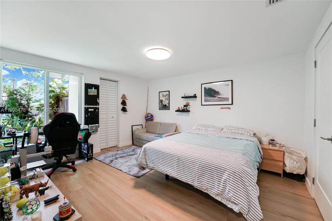 Activo con contrato: $19,500 (5 camas, 5 baños, 2779 Pies cuadrados)