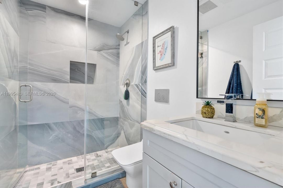 Под контрактом: $16,000 (5 спален, 4 ванн, 3866 Квадратных фут)