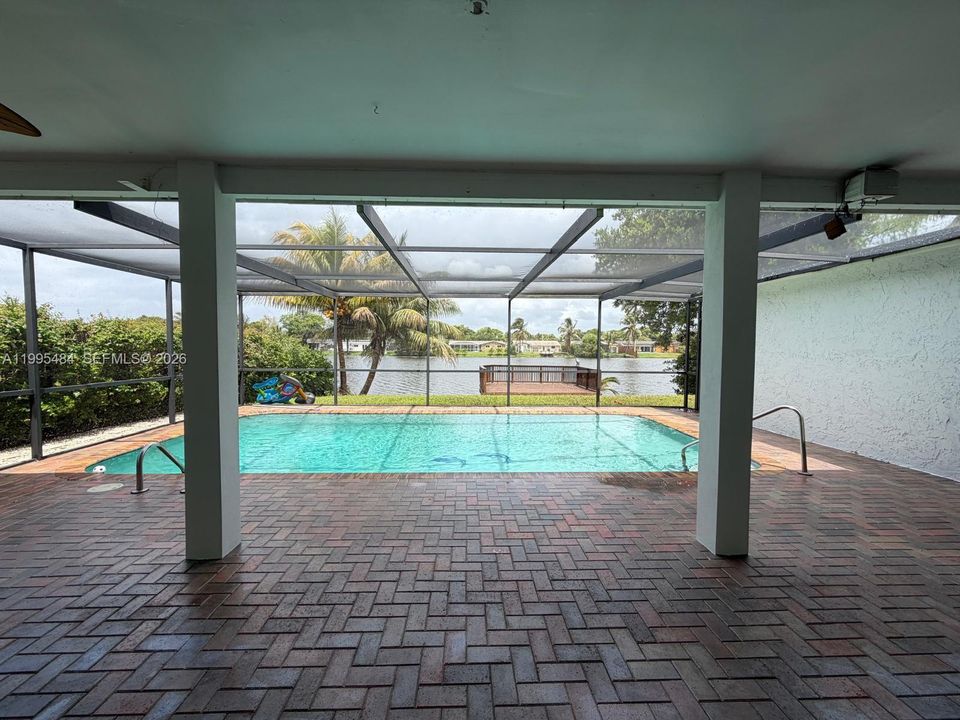 Recientemente alquilado: $4,600 (5 camas, 3 baños, 1762 Pies cuadrados)