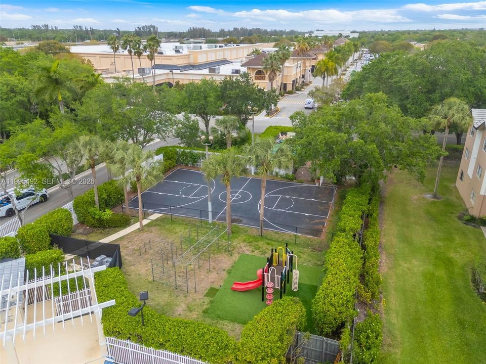 For Sale: $405,000 (3 beds, 2 baths, 1170 Square Feet)