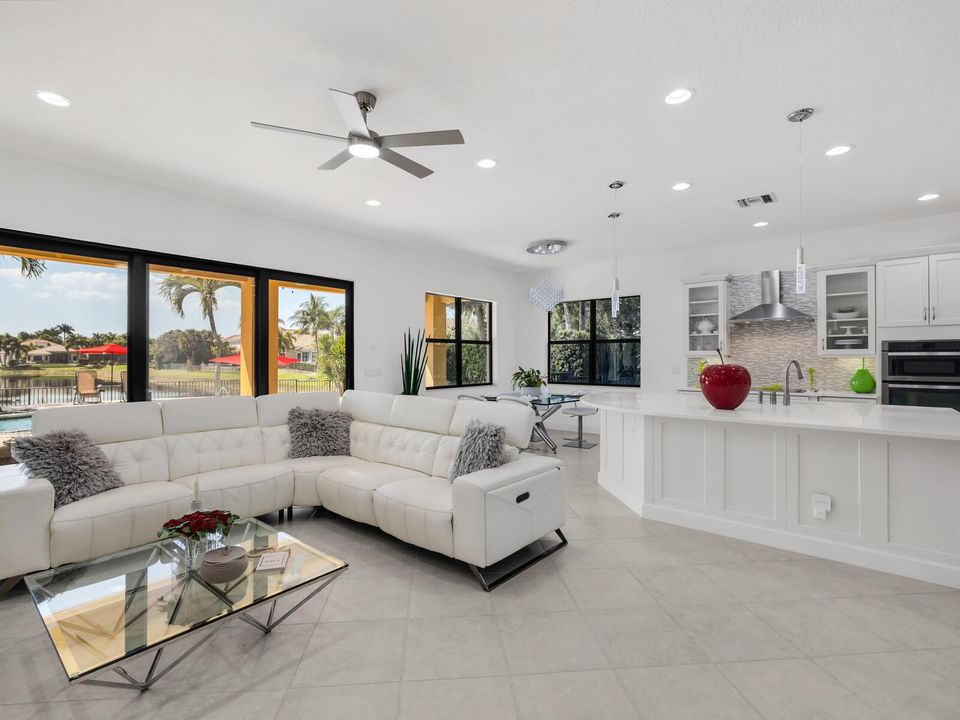 8256 Bradford Way Parkland FL 33076 USA-