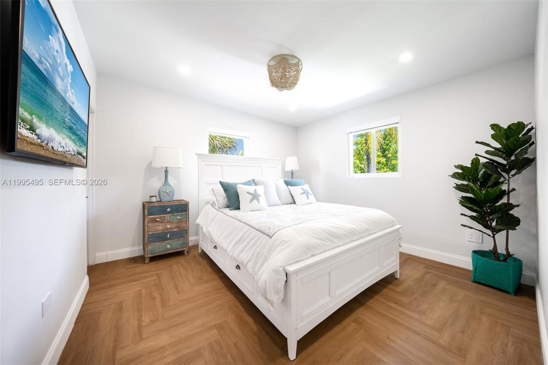 For Sale: $3,499,999 (3 beds, 3 baths, 2130 Square Feet)
