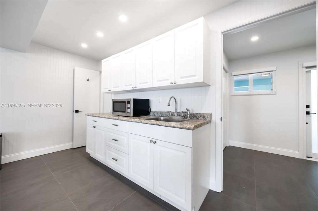 For Sale: $3,499,999 (3 beds, 3 baths, 2130 Square Feet)