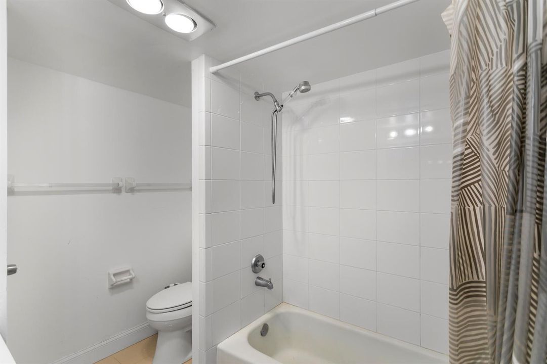 585A4387