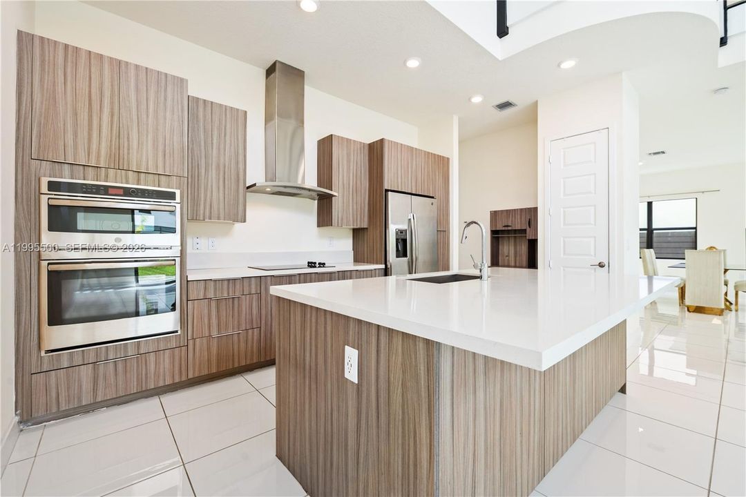 Active With Contract: $6,500 (5 beds, 3 baths, 3050 Square Feet)