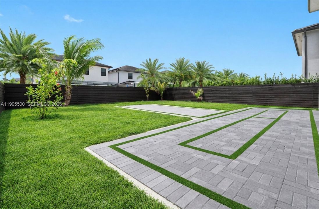 Active With Contract: $6,500 (5 beds, 3 baths, 3050 Square Feet)