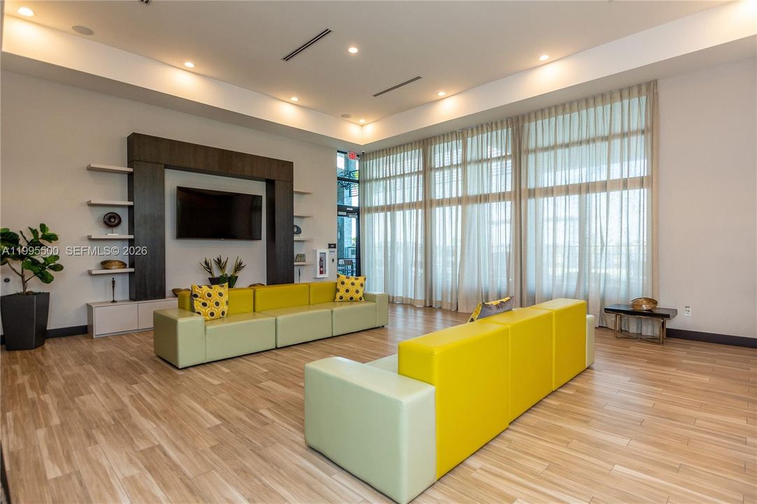 Active With Contract: $6,500 (5 beds, 3 baths, 3050 Square Feet)