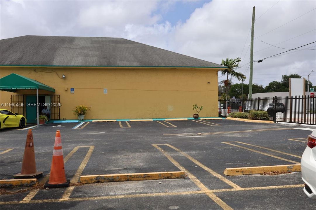 В аренду: $6,000 (0 спален, 0 ванн, 0 Квадратных фут)