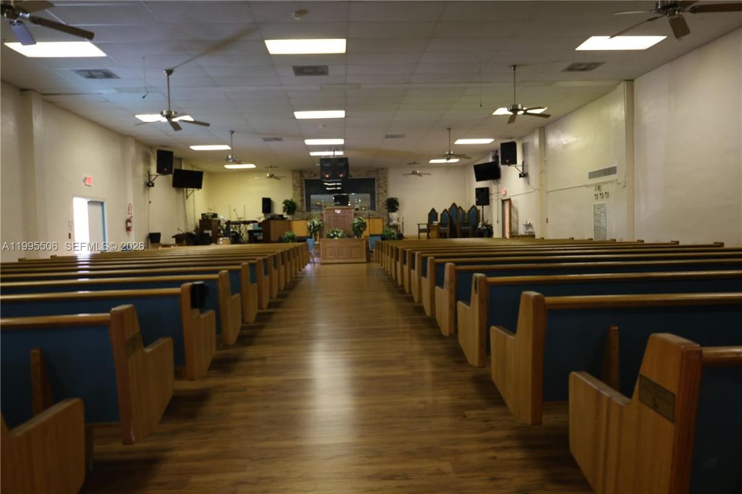 В аренду: $6,000 (0 спален, 0 ванн, 0 Квадратных фут)