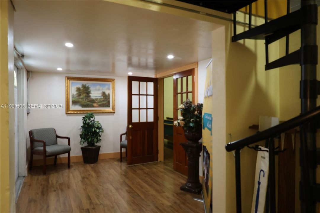 В аренду: $6,000 (0 спален, 0 ванн, 0 Квадратных фут)