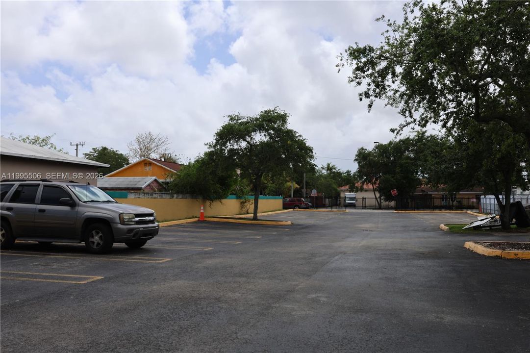 В аренду: $6,000 (0 спален, 0 ванн, 0 Квадратных фут)