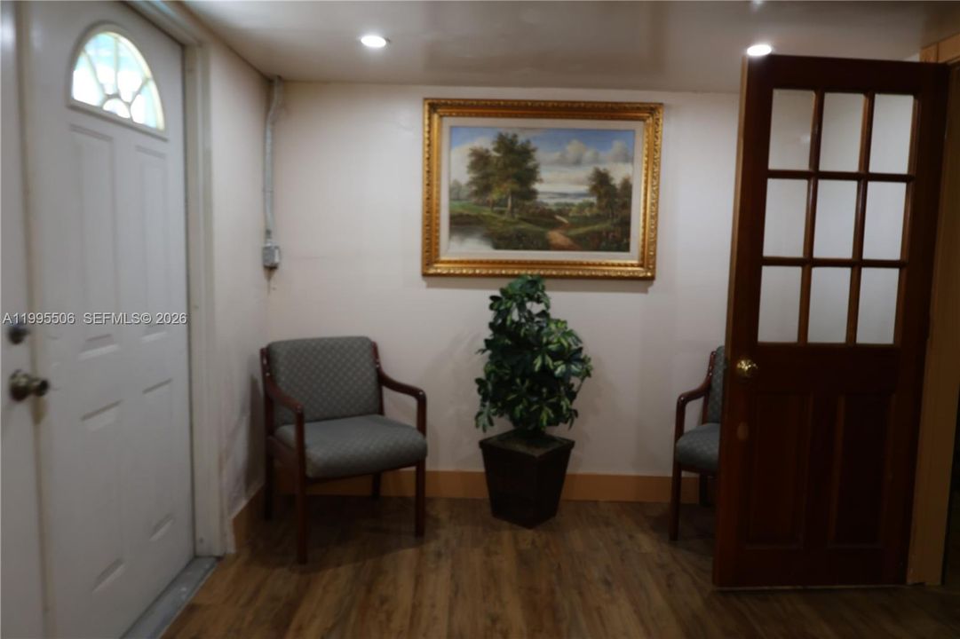 В аренду: $6,000 (0 спален, 0 ванн, 0 Квадратных фут)