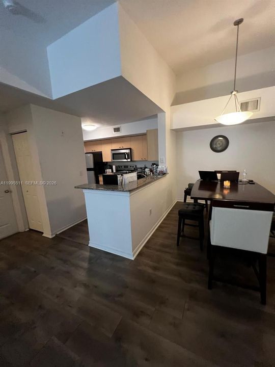 En Venta: $280,000 (2 camas, 2 baños, 1080 Pies cuadrados)